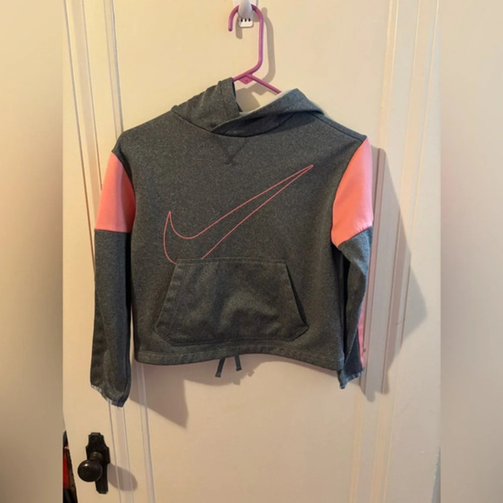 Nike dri fit hoody girls. Medium . Peach/pink gray